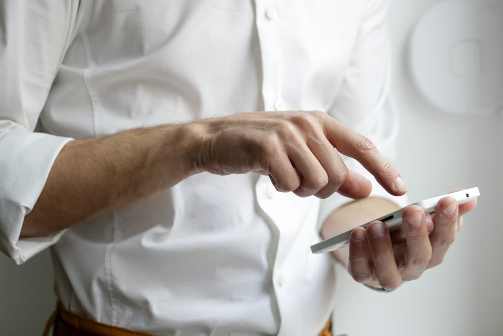 Why Sending Estimates as PDF Attachments Is Killing Your Close Rate